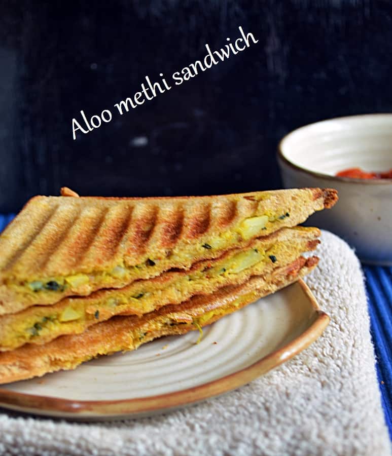aloo methi sandwich recipe, how to make aloo methi sandwich