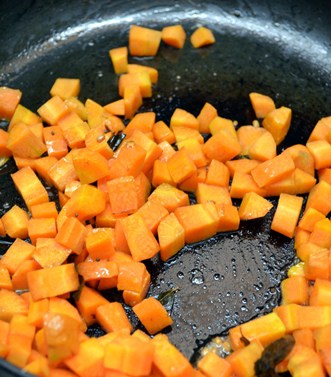sauteing carrots for carrot curry recipe, carrot stir fry recipe