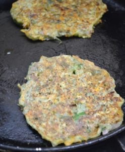 making moong dal chilla