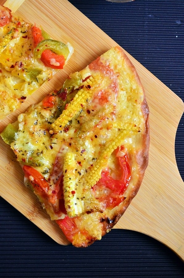 thin crust pizza recipe, how to make thin crust pizza recipe