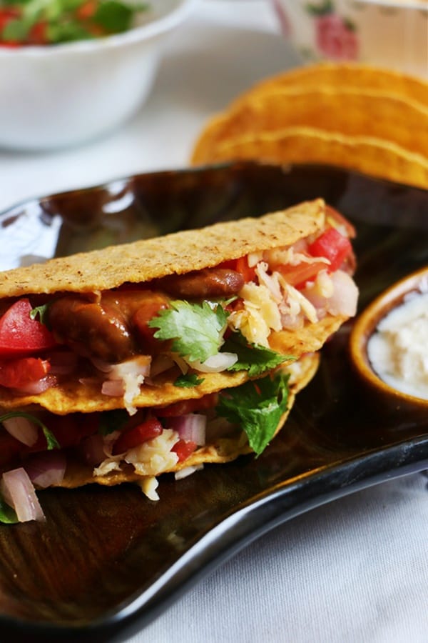 Assembling vegetarian tacos