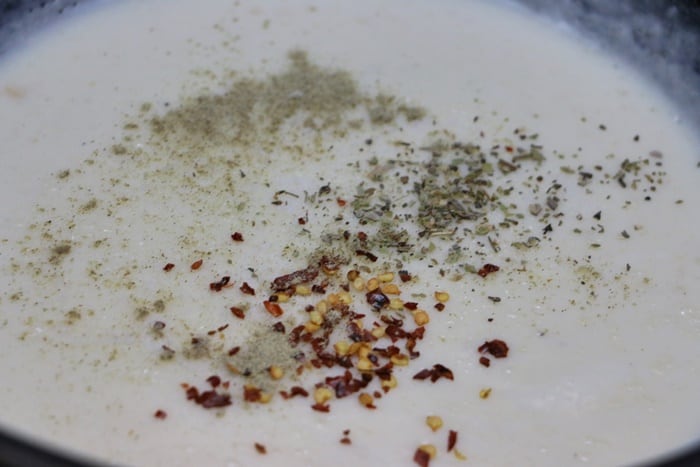 Seasoning bechamel sauce