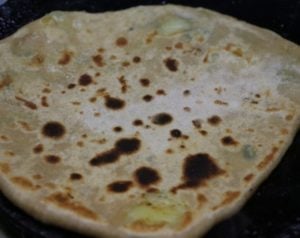 cooking aloo paratha recipe