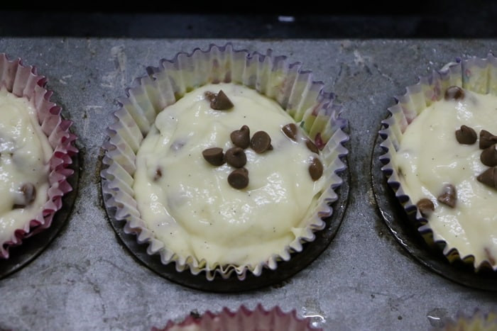 eggless chocolate chip muffins step 5