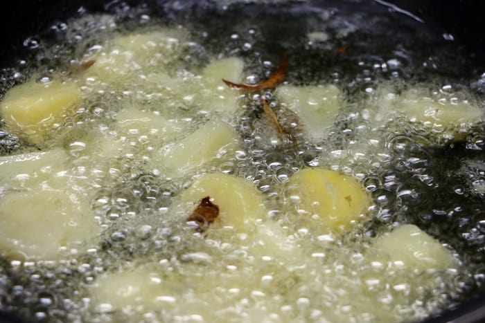 frying par boiled potatoes in oil