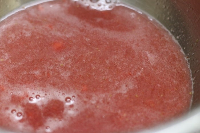 step by step photos of making strawberry lemonade