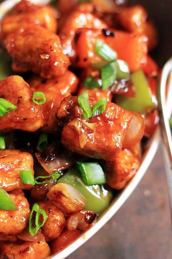 closeup shot of chilli paneer 