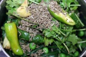 Making spinach-spice paste for hara bhara kebab