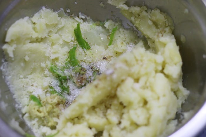 potato stuffing for bread pakora recipe