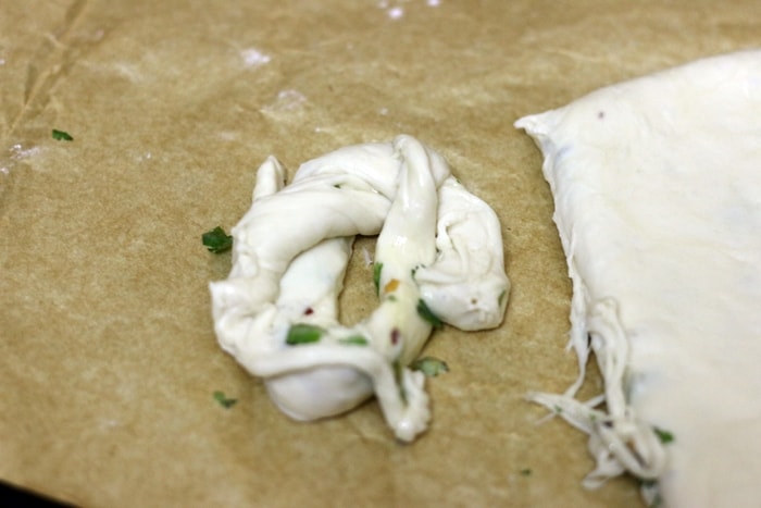 making garlic knots recipe