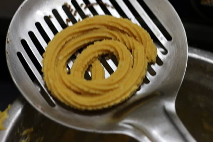 bread-murukku-step-3