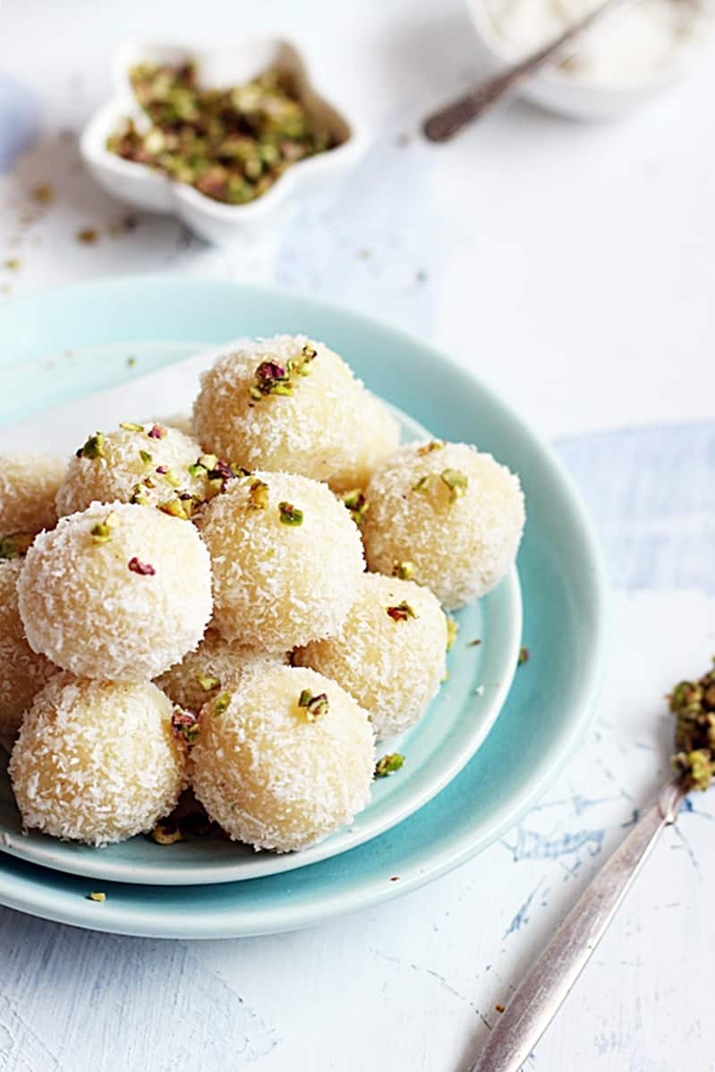 coconut-khoya-laddu-recipe-b