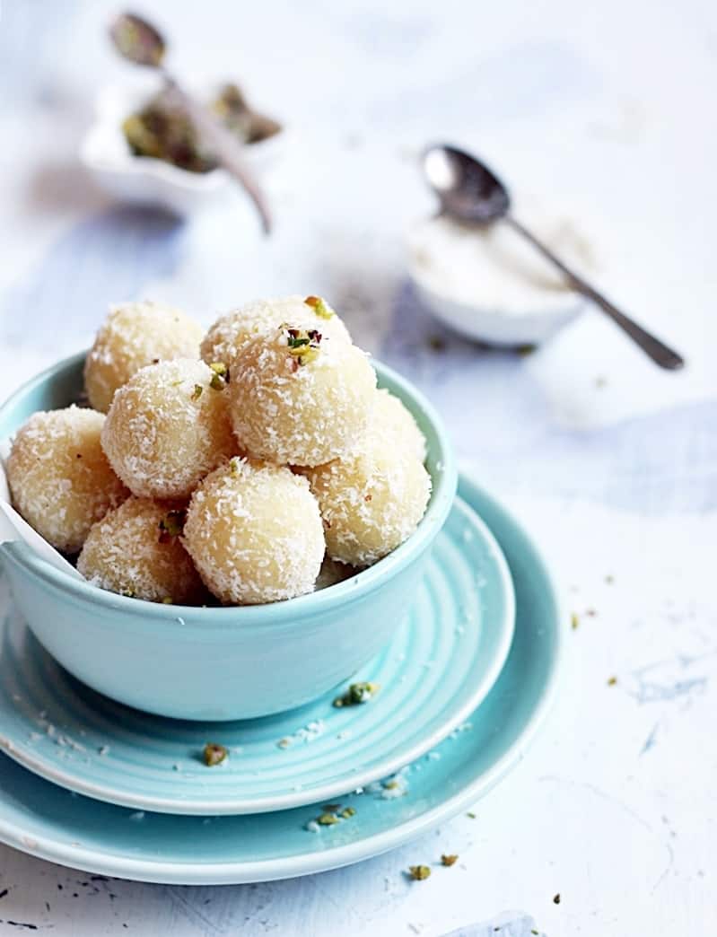 coconut-khoya-laddu-recipe-d