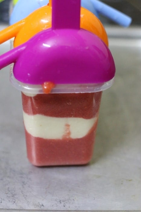 strawberry yogurt popsicle step 4