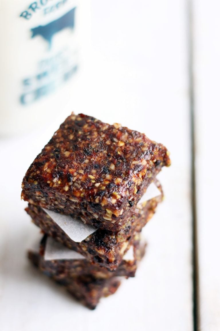 Homemade energy bar recipe in 3 easy steps