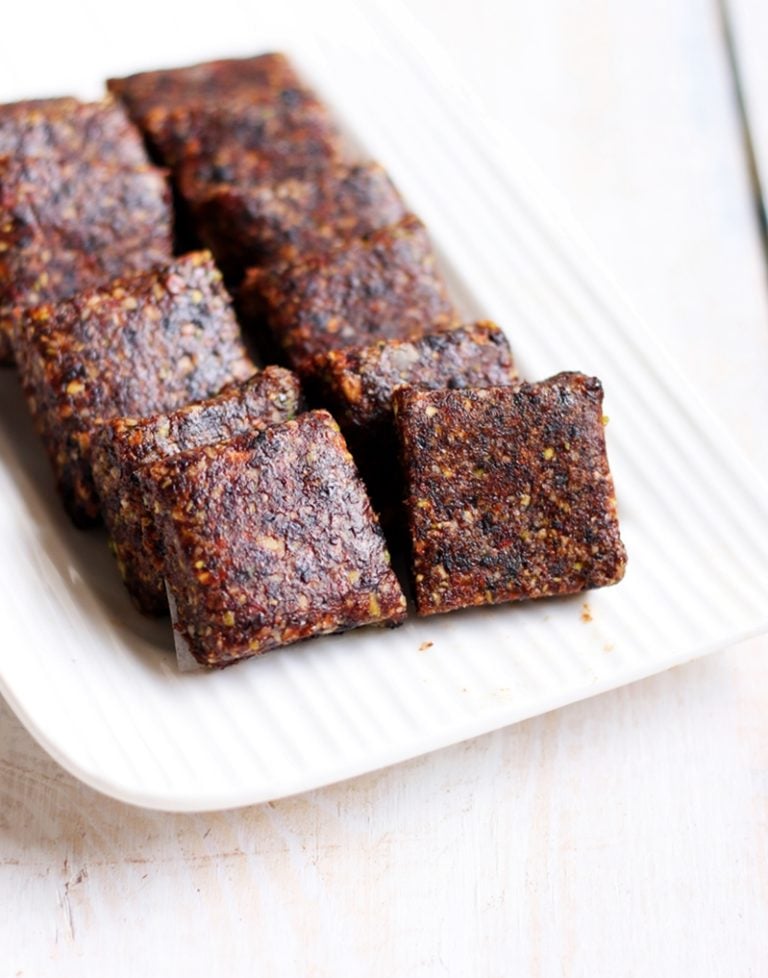 Homemade energy bar recipe in 3 easy steps