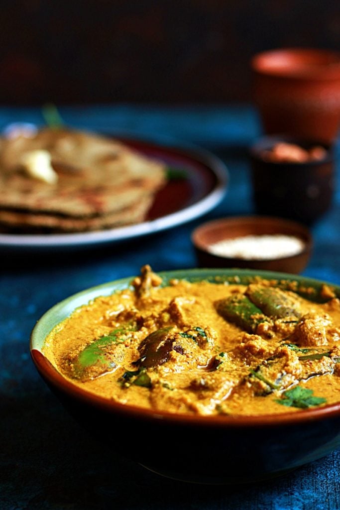 Bharli vangi served with rotis and butter