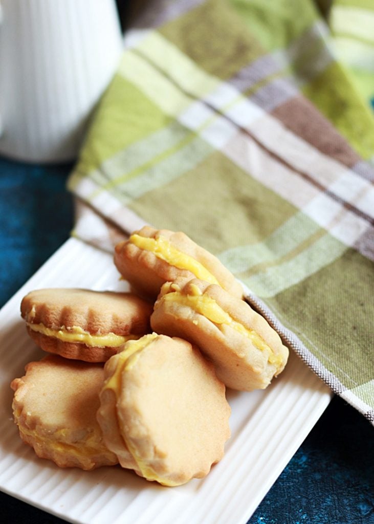 homemade classic custard creams for snack