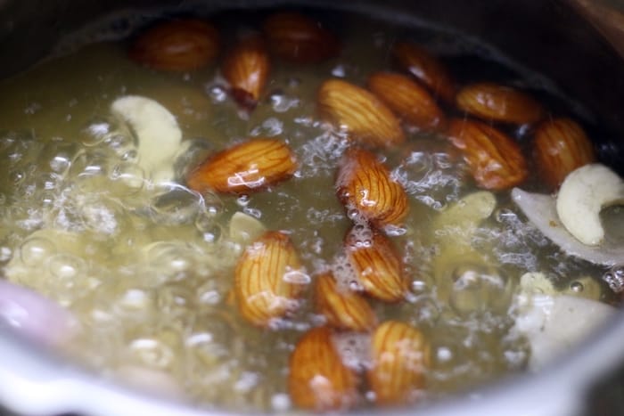 almonds and cashews for shahi paneer paste