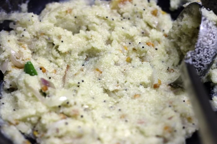 making rava upma