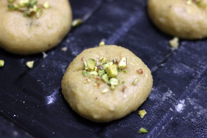 shaped nankhatai ready to be baked