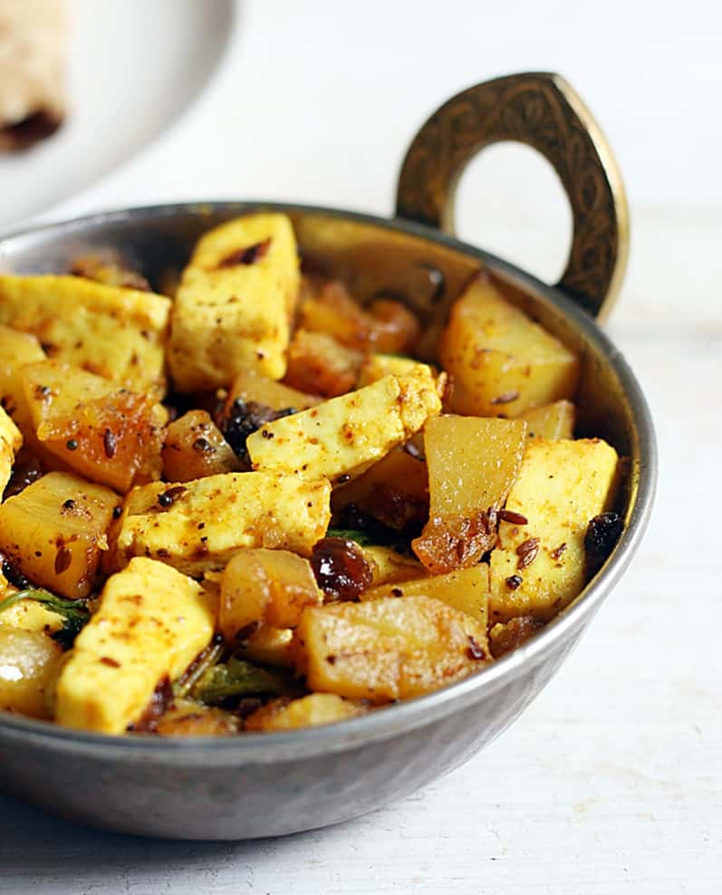 Dry aloo paneer curry