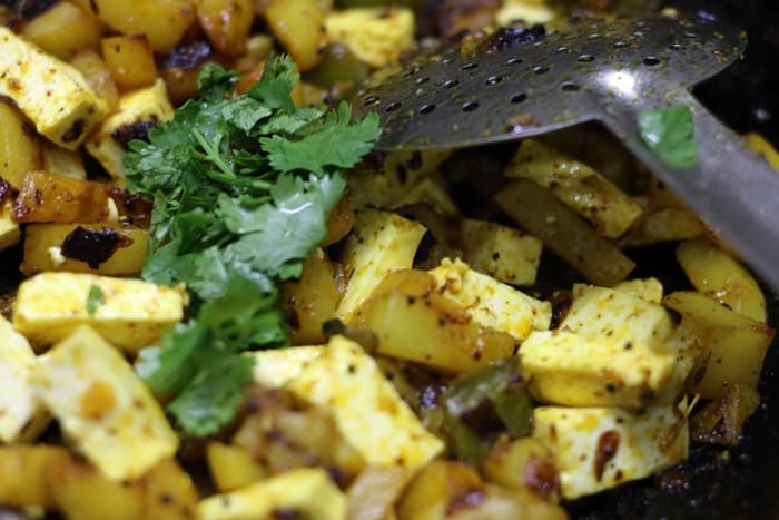 aloo paneer dry curry