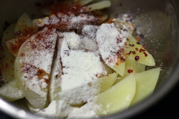 potato wedges recipe step 1