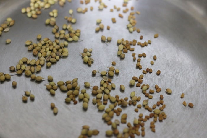 dry roasting coriander seeds