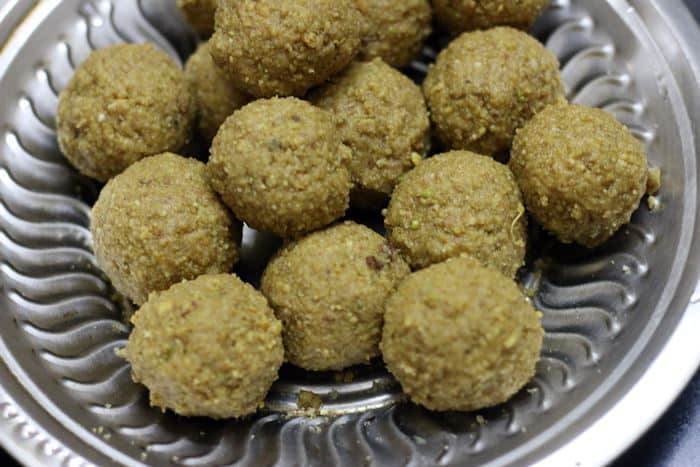 gond ke ladoo recipe step 9