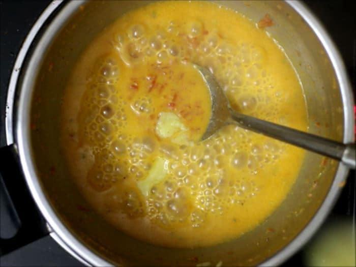 cooking carrot halwa to thicken it.