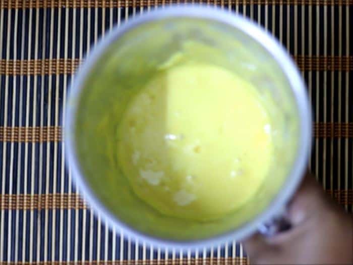 Making mango milkshake recipe