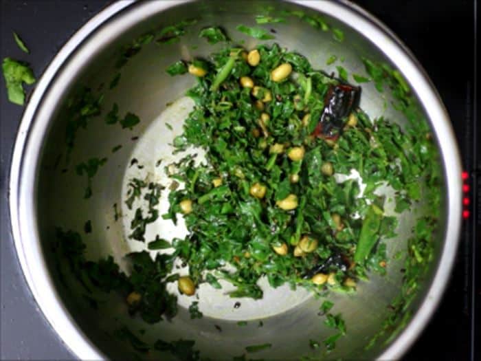 cooked spinach for palak dal fry recipe