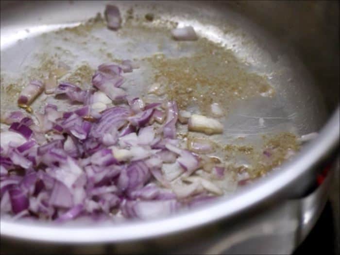 sauteing ginger and garlic, onions in butter