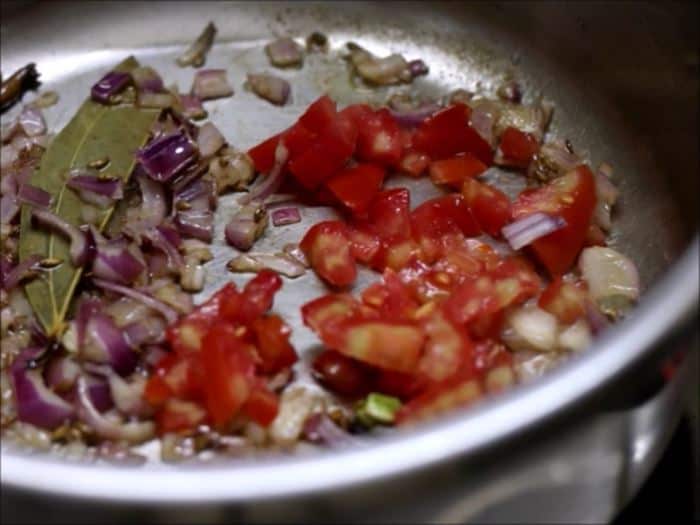 Sauteing tomatoes in butter