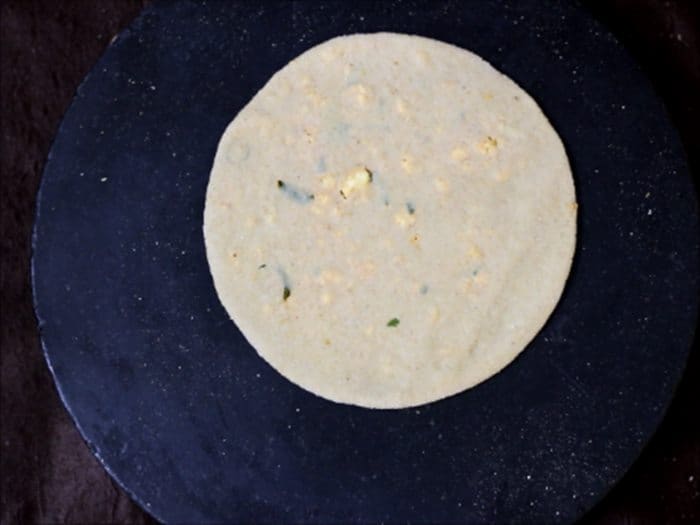 paneer paratha ready to fry