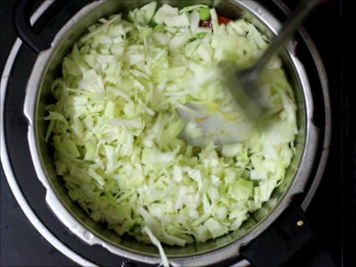 making cabbage poriyal recipe
