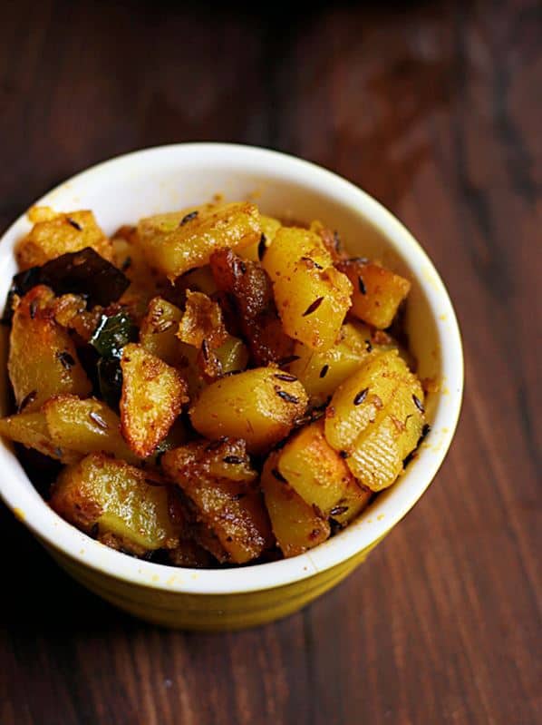 jeera aloo recipe-quick, easy vegan and gluten free Indian vegetarian curry with potatoes and cumin seeds