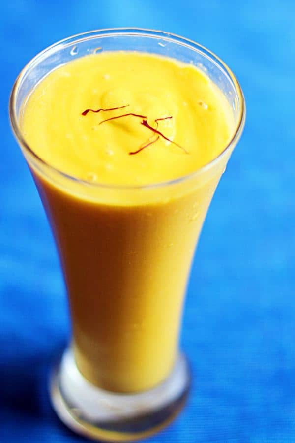 making Healthy vegan mango smoothie recipe