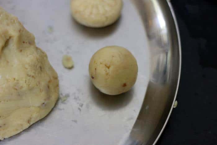 shaping milk peda mixture