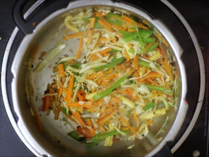 making veg chow mein noodles recipe