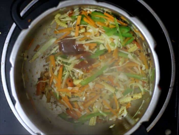 making veg chow mein noodles recipe