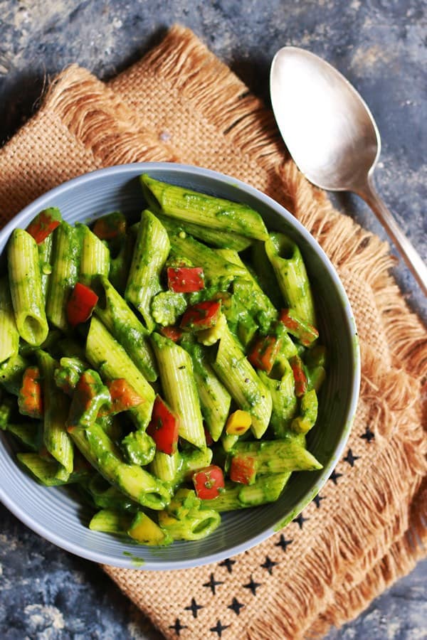 pasta in spinach sauce