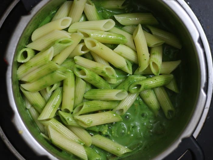 making spinach pasta recipe