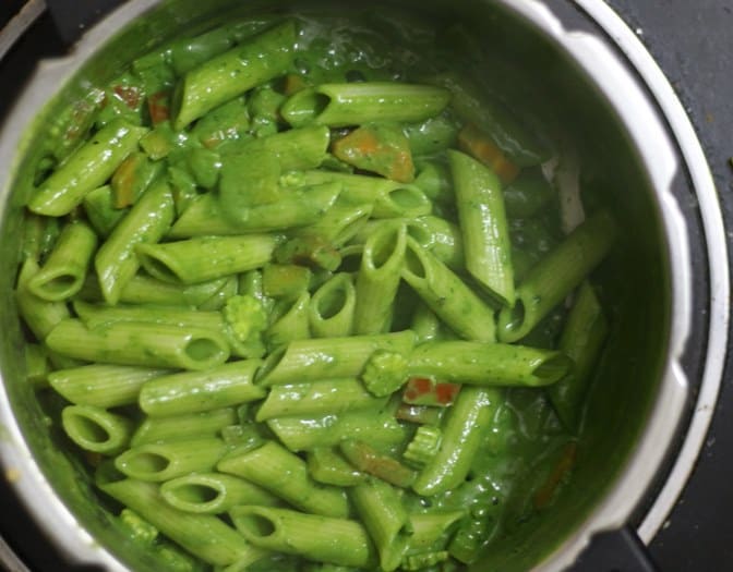 making spinach pasta recipe