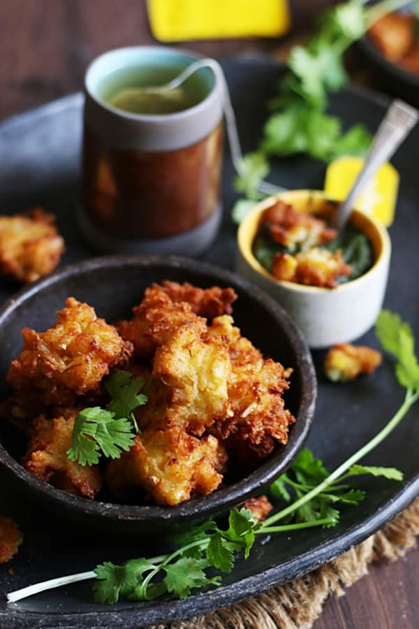 cheese pakora served with green tea for snacks