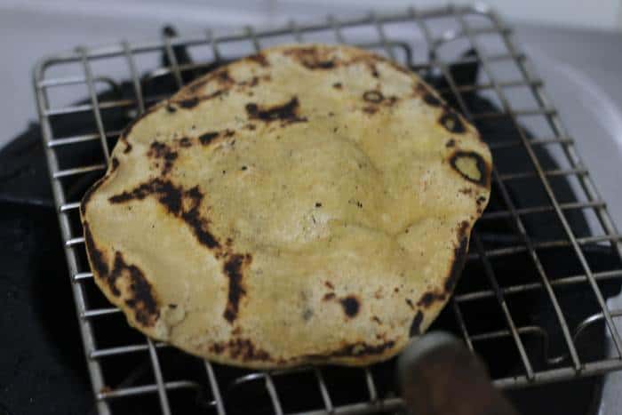 cooking tandoori roti