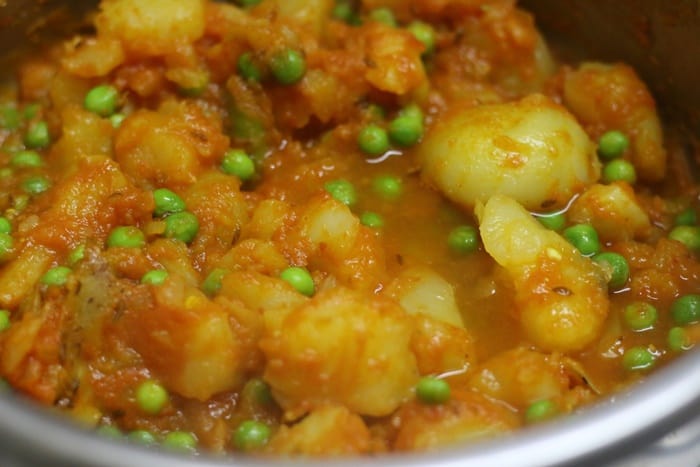 aloo matar recipe making