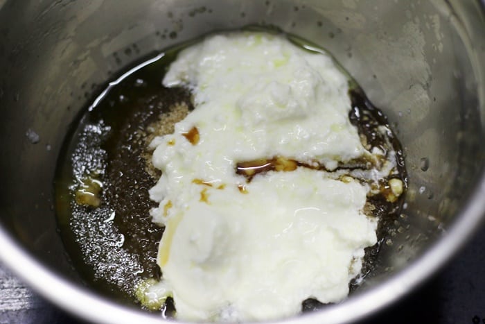 wet ingredients for cinnamon apple cake recipe