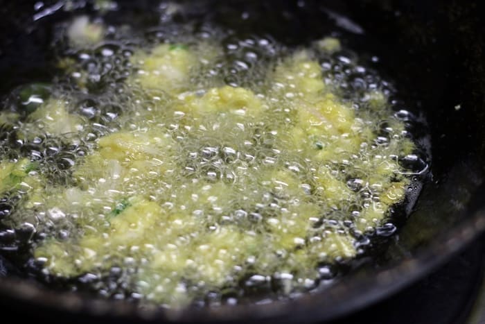 Frying corn pakode